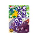 商品説明商品特徴 北海道産のハスカップ果汁にスパイスと玉ねぎのコクと旨味を合わせたほのかな甘みと酸味、さわやかな辛味のハスカップカレーです。 原材料・成分 野菜（じゃがいも、にんじん）、鶏肉（国産）、牛乳、カシューナッツ、オニオンソテー、砂糖、たまねぎペースト、チャツネ、豚脂、りんご酢、濃縮りんごペースト、ハスカップ果汁、香辛料、植物油脂、食塩、しょうがペースト、にんにくペースト、クリーミングパウダー、オリゴ糖、酵母エキス／増粘剤（加工デンプン）、着色料（クチナシ青、ラック、カラメル）、酸味料、香料、（一部に乳成分・大豆・鶏肉・豚肉・りんご・カシューナッツを含む） （1食（180g）当たり）※ 数値は推定値です。 エネルギー : 268kcal ／ たんぱく質 : 7.0g ／ 脂質 : 14.8g ／ 炭水化物 : 26.6g ／ 食塩相当量 : 2.6g 内容量 180g 賞味期限 18ヶ月 保存方法 直射日光、高温多湿を避けて保存してください。 製造者 ベル食品株式会社 札幌市西区二十四軒3条7丁目3番35号 規格 縦25mm×横130mm×高さ178mm 生産地 北海道 使用方法 【湯せんで温める場合】 袋のまま沸騰したお湯で3〜5分温めます。 【電子レンジで温める場合】 必ず深めの容器に移しラップをかけ、加熱します。 500Wの場合：2分　600Wの場合：1分30秒 アレルギー物質 乳、大豆、鶏肉、豚肉、りんご、カシューナッツ ※商品リニューアル等により、ホームページと商品パッケージ表示の原材料表示、アレルギー物質の記載内容が異なる場合がございます。 ご購入、お召し上がりの際は、必ず、お持ちの商品の表示をご確認ください。