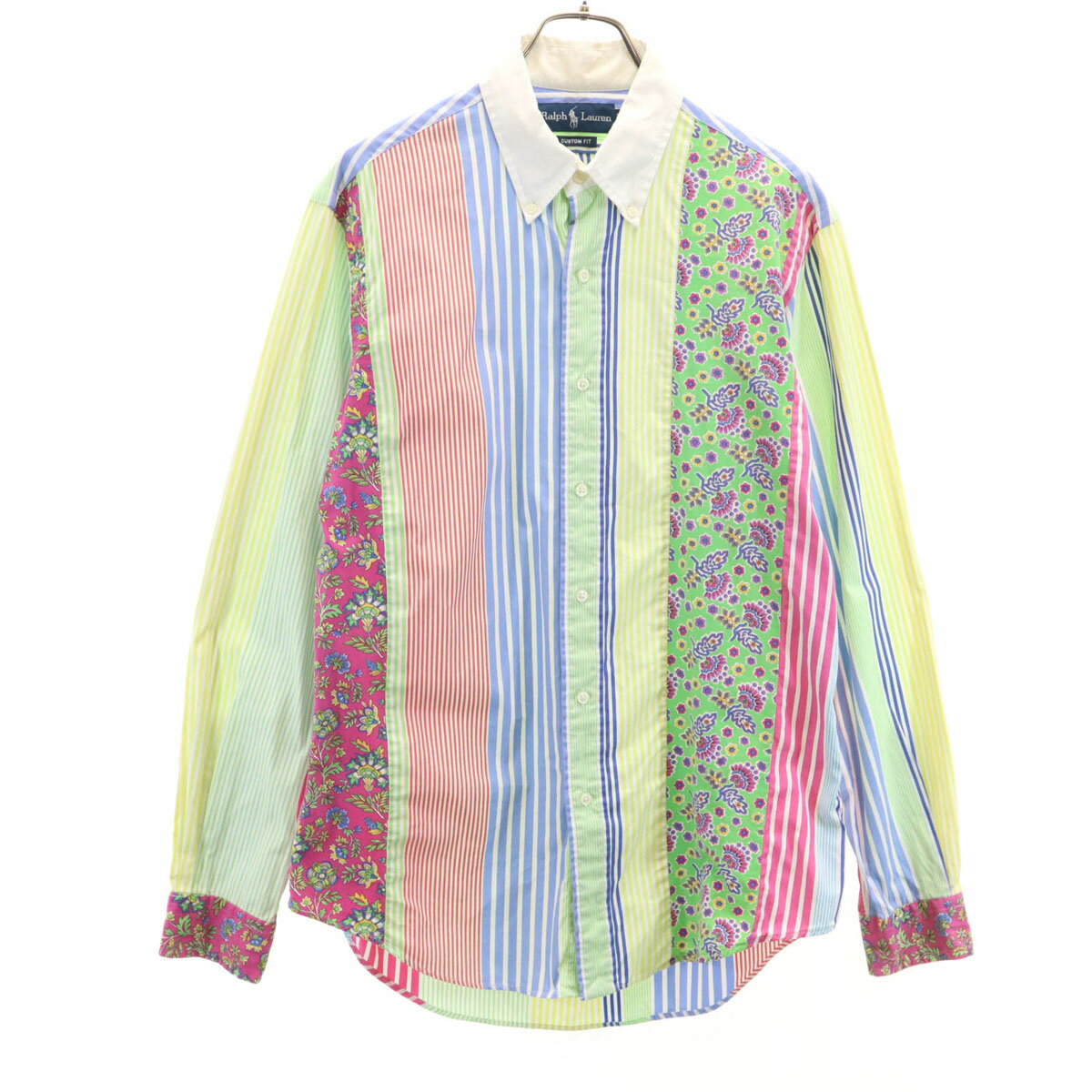 ラルフローレン 90s オールド ストライプ柄 長袖 コットンシャツ M RALPH LAUREN メンズ 【詳細】 襟元にシミ汚れがございます。古着にご理解の上ご購入をお願いいたします。 コンディションについて Item Spec 詳細スペック ブランド ラルフローレン / RALPH LAUREN 年代 90s アイテム コットンシャツ サイズ表記 M参考サイズ：メンズMサイズ 着丈約82cm身幅約57cm肩幅約48cm袖丈約67cm 素材 コットン100％ カラー マルチカラー 商品番号 jkt-3854 サイズガイドはこちら ※サイズに関しまして実寸も参考にお願いいたします。(当店でもサイズがわからない商品がありますので実寸サイズのご確認をお願いいたします。) ※状態は当社独自の基準です。 ※素材表記はなるべく写真にて収めていますが、欠損、不明な点があればお問い合わせください。 ※商品は写真のものがすべてとなります。 ※測定値の若干の誤差はご了承ください。 ※モニターの発色によって色が異なって見える場合がございます。 ※「在庫有り」の表示であっても、必ずしも在庫を保証するものではありません。 掲載商品について、他モールとも在庫を共有しております。 完売の場合は、誠にご迷惑をお掛けいたしますが、ご注文をキャンセルさせていただく場合がございます。予めご了承ください。