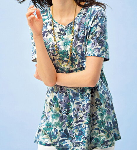 \まとめ買いクーポン配布中!/ チュニック 美人顔シルエットプリント綿混チュニック(M〜LL) レディースファッション ミセス 大人 盛夏 トップス 40代 50代 Belluna ベルーナ 母の日 \まとめ買いクーポン配布中!/ チュニック 美人顔シルエットプリント綿混チュニック(M〜LL) レディースファッション ミセス 大人 盛夏 トップス 40代 50代 Belluna ベルーナ 母の日