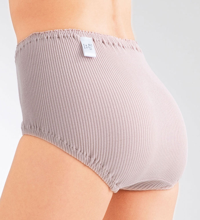 ���ޤȤ��㤤����2000��OFF�����ݥ󡿥��硼�ĥ��åȡ�5���ȡۤ�����ȿ��Ӥ롪�������˥å���100�󥷥硼��(S-M��7L-8L) �٥롼�� Belluna