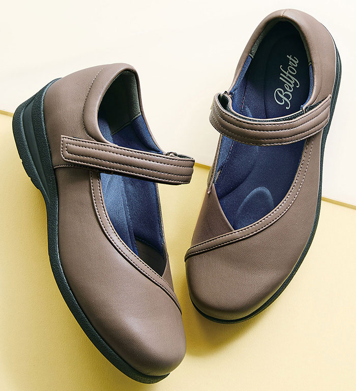 ＼Bulk purchase coupon available／ Women's pumps, 5E wide fit, bunion-friendly, with instep strap, Belluna, 2025 Autumn/Winter collection, sizes 22.5cm-25.5cm