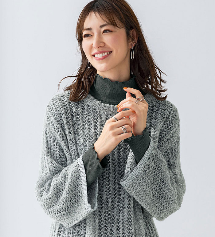 ブランド：Belluna■ 品質／(セーター)アクリル70％・ポリエステル30％　(プルオーバー)レーヨン95％・ポリウレタン5％　＊ 繊細な編地を使用しておりますので、バッグやアクセサリー等をお使いの際は引っ掛かりにご注意ください。■手押し洗いモヘア調の柔らかさに心ときめいて。秋へいちばん乗り！モへアのようなやわらかニットと、薄手でなめらかなリブインナーをセットに。袖と裾にはきらりラメのアクセント。＜アンサンブル＞●セーター●プルオーバー色：ライトグレー系サイズ：M L LL 3L 4L 5L商品カテゴリ：ニット アンサンブル注目カテゴリパンツブラウスパーカー Tシャツチュニックワンピースインナーベルーナメンズタンクトップキャミソールカーディガンスーツ注目コンテンツ▲有料ラッピングサービス開始しました♪