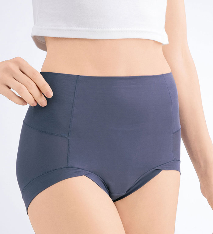 ブランド：ラヴィエンヌ■ 品質／綿90％・ポリウレタン10％■洗濯機洗いOK＜ショーツ企画担当イチ推し！＞はいた瞬間「あっ、気持ちいい！」そんなショーツをつくりました。3重の身生地が下腹部分をおさえてスッキリ。◎綿混色：パープル ベージュ ピンク ブルー 4色組サイズ：M L LL 3L 4L 5L商品カテゴリ：インナー 下着 パンツ▲お買い物マラソン特設ページはこちら！＼まとめ買いクーポン配布中！／有効期限：8/24(月)10:00〜8/27(木)13:59注目コンテンツ▲レビューキャンペーンはこちら！