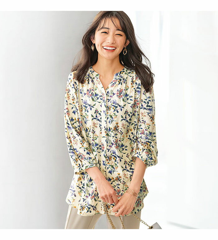 乐天商城 - 【期間限定：2739円→1639円！】ブラウス レーヨン素材ギャザーデザインブラウス(S〜5L) ベルーナ belluna 40代 50代 60代 ミセス 大人 レディース 夏 夏服 トップス 高評価