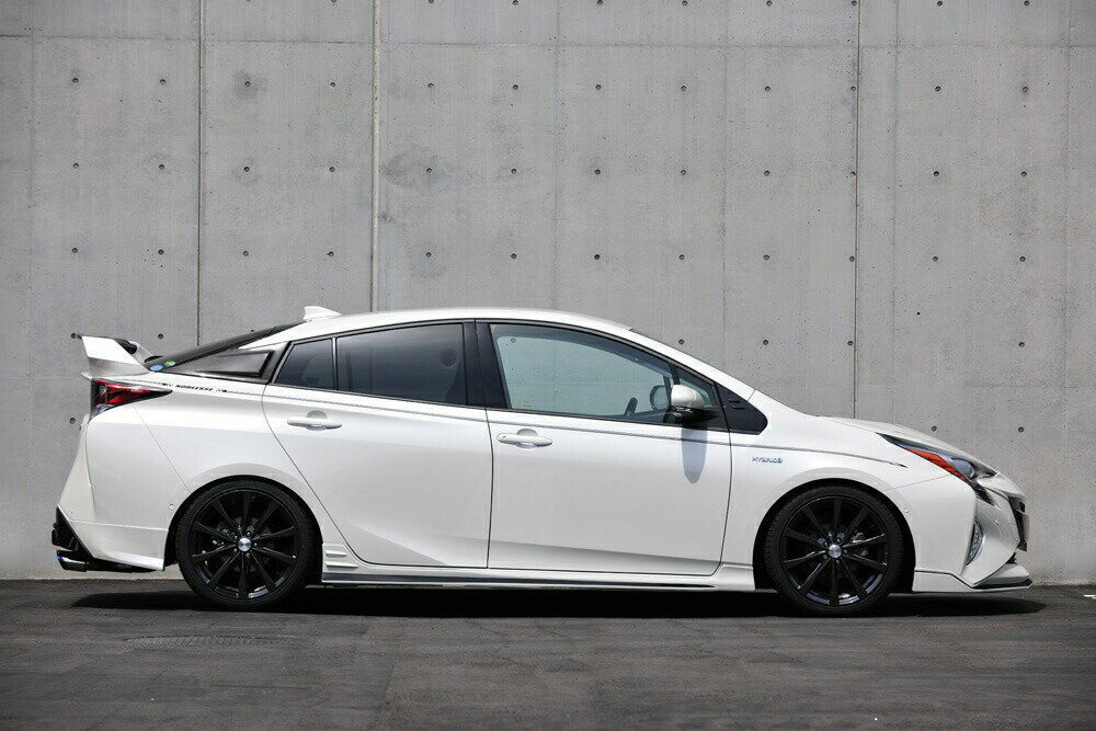 ノブレッセ リアウイング (塗装済/ウイング部(カーボン)/土台(FRP)黒ゲルコート仕上げ)プリウス 50系 50PU-RW2-1G3 NOBLESSE エアロ 外装