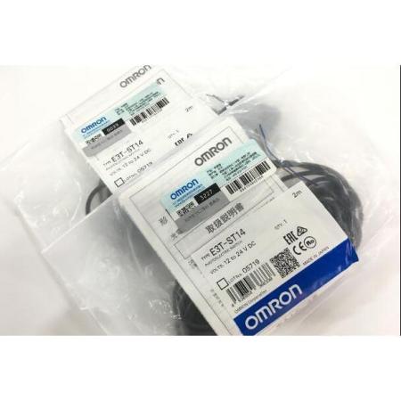 Rakuten - 【新品★適格請求書★送料無料】OMRON オムロン E3T-ST14 アンプ内蔵形光電センサ ◆ 6ヶ月保証