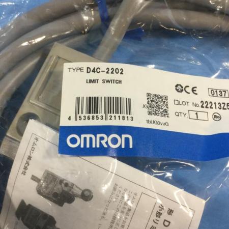 Rakuten - 【新品★適格請求書★送料無料】OMRON/オムロン 　D4C-2202　 小型リミットスイッチ◆ 6ヶ月保証