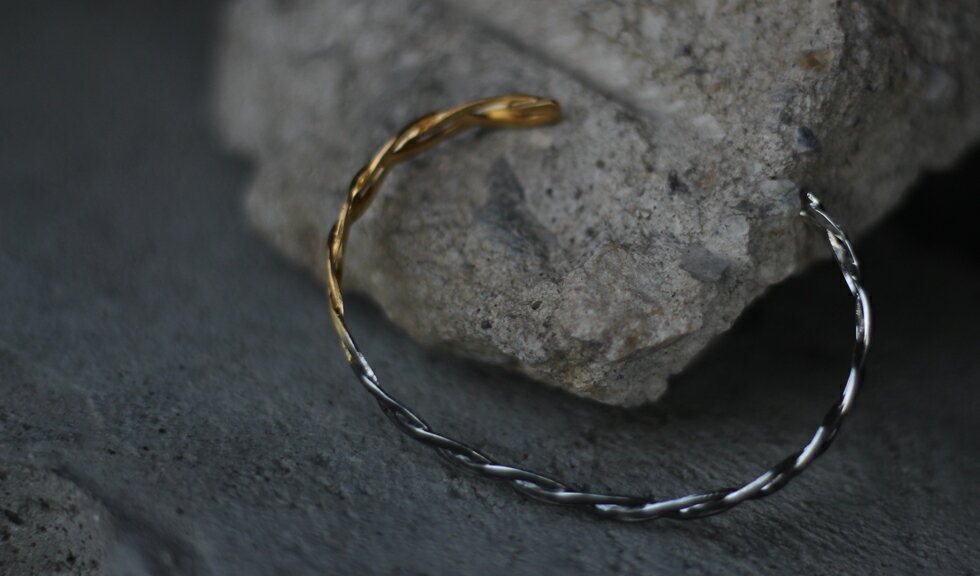 【有名デザイナーが手掛けた国産ブランド】 AMP JAPAN アンプジャパン グラデーションシルバーバングル HYO-358 『Braid Narrow BG』 /メンズ レディース Mサイズ アンプジャパン アクセサリー ブランド ハンドメイド ブランド 芸能人 着用 愛用 デザイナー 日本製