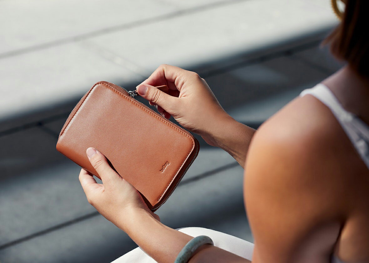 【送料無料】 Bellroy ベルロイ トラベルフォリオ 『 Travel Folio 』 メンズ レディース 全4色 BRWTFA / トラベルポーチ パスポートケース 財布 カードケース ブランド 革 本革 レザー 名刺入れ サステナブル 可愛い シンプル 小型 薄型 プレゼント 包装