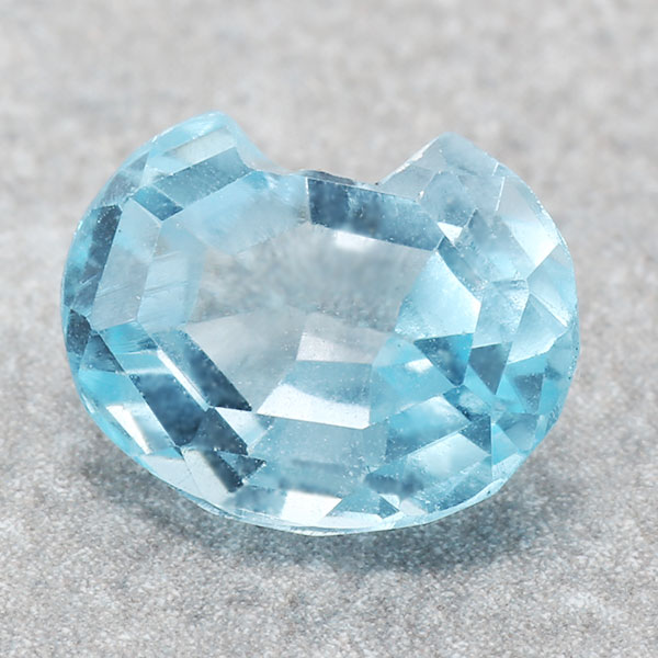 ☆ブルートパーズ 猫 10×8mm 3.91ct 限定1個※こちらのルースを使用してのカスタマイズもお受けできます..