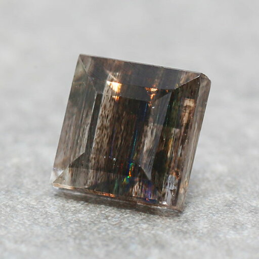 ☆レインボースカポライト スクエア 0.47ct 限定1個※こちらのルースを使用してのカスタマイズもお受けできます。 ☆レインボースカポライト スクエア 0.47ct 限定1個※こちらのルースを使用してのカスタマイズもお受けできます。