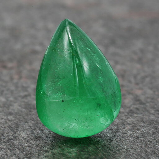 ☆エメラルド ペアシェイプカボション 2.47ct 限定1個誕生石5月※こちらのルースを使用してのカスタマイズもお受けできます。 ☆エメラルド ペアシェイプカボション 2.47ct 限定1個誕生石5月※こちらのルースを使用してのカスタマイズもお受けできます。