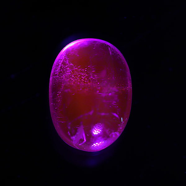 ☆UV色変化 ソーダライト オーバルカボション 0.54ct 1個限定※こちらのルースを使用してのカスタマイズもお受けできます。 【クリスマス】【xmas】