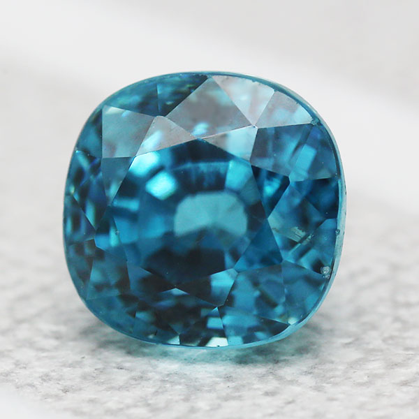 【割引クーポンイベント中】 ☆ブルージルコン クッション 4.34ct 限定1個※こちらのルースを使用してのカスタマイズもお受けできます。 誕生石 12月 【クリスマス】【xmas】 【cpbfb】