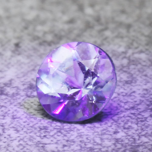 【選べる10％OFFかP10倍 5/27(火)1:59迄】 ☆希少石 UV蛍光 2.5mm 0.07ct ベニトアイト ラウンド 限定1個※こちらのルースを使用してのカスタマイズもお受けできます。