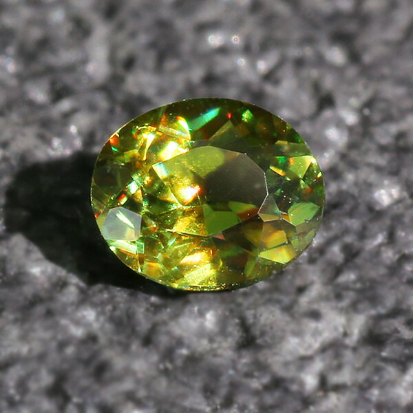 ☆クロムスフェーン オーバル 0.26ct 限定1個 ※こちらのルースを使用してのカスタマイズもお受けできます。誕生石7月