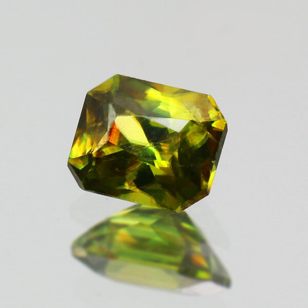 【割引クーポンイベント中】 ☆クロムスフェーン オクタゴン 0.19ct 限定1個 ※こちらのルースを使用してのカスタマイズもお受けできます。誕生石7月 【クリスマス】【xmas】 【cpbfa】