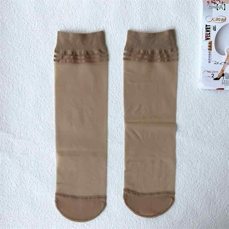 レディース ストッキング 2011年の6足入り.透け感のある8Dの天鵞絨ショートソックス。春夏にピッタリの薄手でしなやかなショートソックス。女性向け。