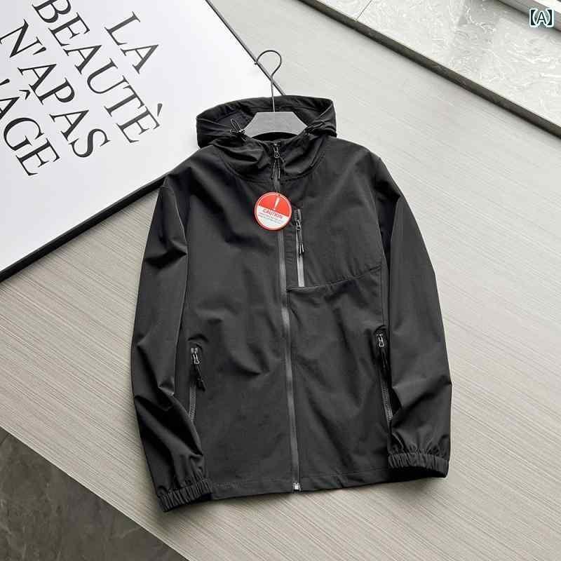 アウトドア用の春夏向け薄手のジャケットで韓国からの品です。スポーツ用のフードつきジャケットやブルゾンも。