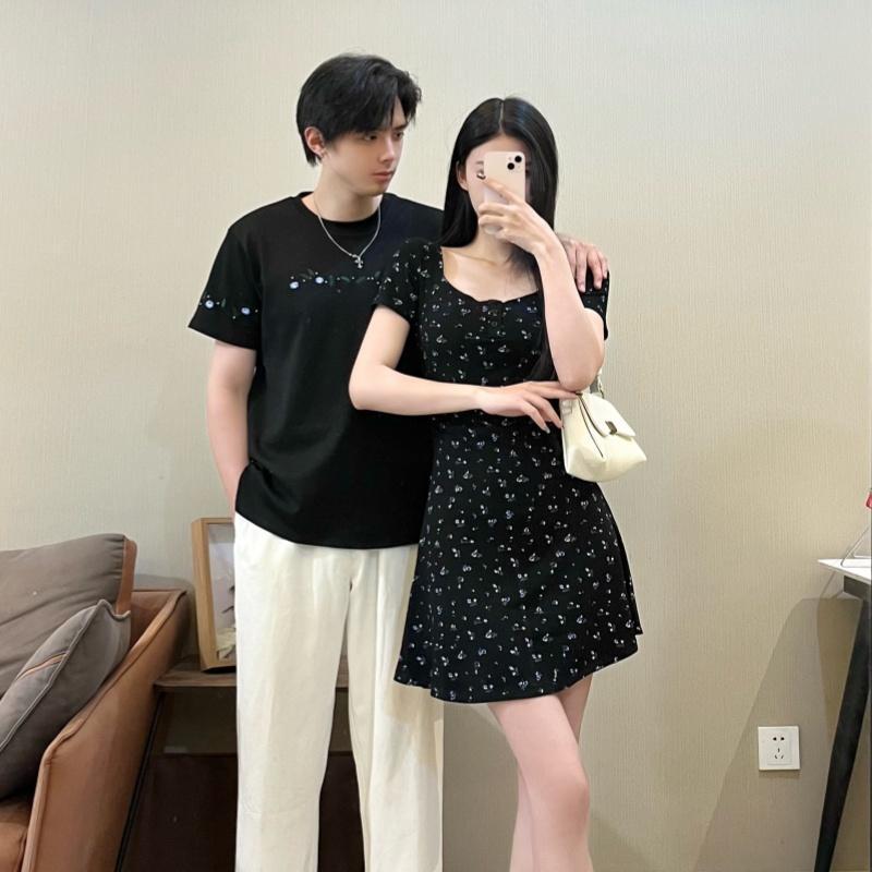 カップル　ユニセックス　ウェア 小さくて 違う カップルの 夏服 高級 ワン ドレスと ドレス 半袖 花柄..