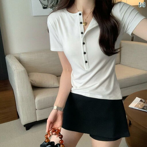 パンツドレス レディース ホワイト ストレート ショルダー ハーフ オープン カラー 半袖 Tシャツ レディース 夏 2025 新 ホット ガール スリムフィット トップ パンツドレス レディース ホワイト ストレート ショルダー ハーフ オープン カラー 半袖 Tシャツ レディース 夏 2025 新 ホット ガール スリムフィット トップ