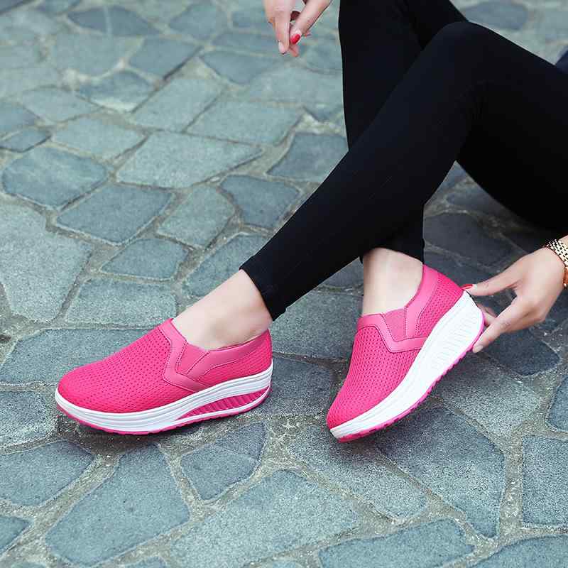 女性用 スニーカー 大きめサイズ 夏用 メッシュ素材 アウトドア ランニング ウォーキング クッション性 軽量 通気性 ブラック ピンク系 グレー フラットシューズ ローカット 普段使い 伸縮性 吸湿速乾 ビッグシルエット ハイウエスト