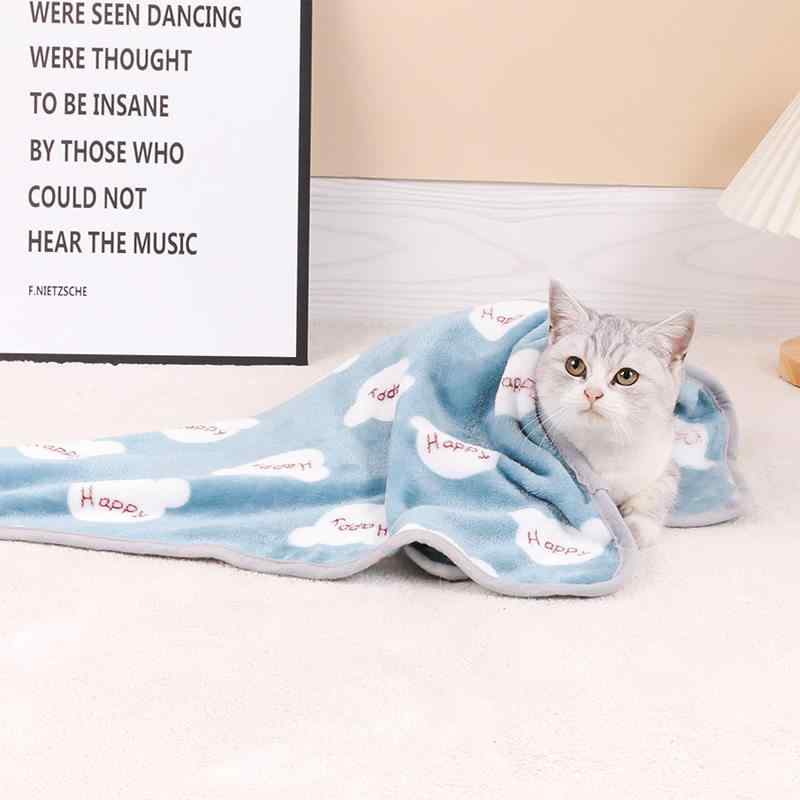 ペット用品 犬猫用 ブランケット 毛布 敷きパッド 秋冬用 保暖 防寒 暖かい 睡眠マット 洗える ふわふわ 柔らかい 小型犬 中型犬 寝具 犬用品 猫用品 快適 昼寝用 室内用 寒さ対策 敷物 ベッドマット クッション 滑り止め付き ペットグッズ シー