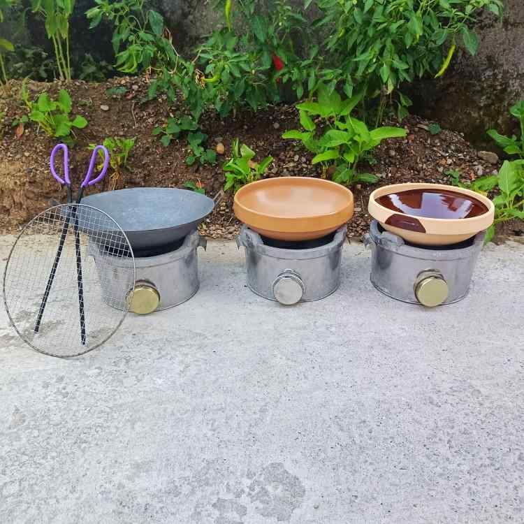 調理器具 炭火コンロ 卓上鍋 卓上コンロ 七輪 焚き火台 キャンプ用品 アウトドア用品 バーベキューコンロ 木炭コンロ ステンレス製 厚手 暖房器具 暖炉 室内 屋外用 ストーブ 干鍋 鍋料理 焼肉 焼き鳥 煮込み料理 防災用品 調理道具 高耐久性 頑丈