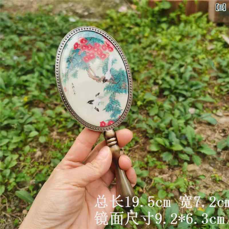 ベネフィメントショップの手鏡 レディース ヨーロッパ風 レトロ アンティーク調 ブロンズ 金属製 ハンドミラー 化粧鏡 小型 コンパクト 持ち運び用 手持ち鏡 円形 メイク用 美容 小物 乙女心 かわいい プリンセス 姫系 おしゃれ 雑貨 インテリア 装飾 クラシック ビンテー｜アングル2