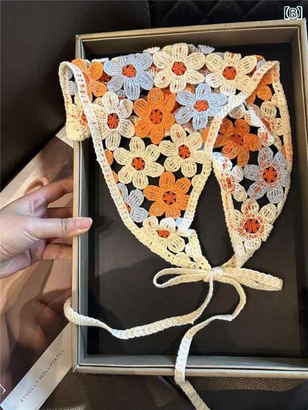 ベネフィメントショップのレディース レトロ 手編み 三角スカーフ 春夏 かわいい クロシェフラワー ヘッドバンド シルクスカーフ レース ヘッドスカーフ 軽量 伸縮性 普段使い｜アングル2