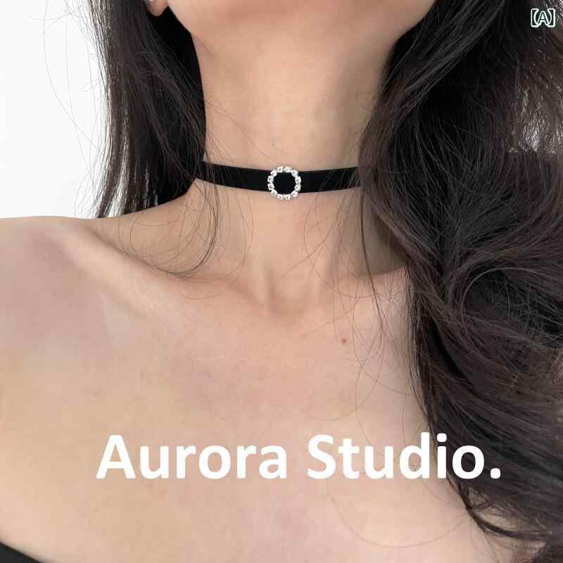 Boulder - チョーカー 女性用 黒 ベルベット ラインストーン きらめき シンプル 韓国 ショート 鎖骨ライン ネックレス アクセサリー