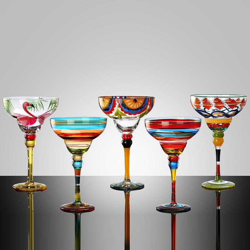 ワイングラス 男性用 女性用 酒杯 彩色 クリスタル ガラス ガラス製 ワイン 酒 飲み物 飲む 三角 高脚 酒場 ホーム 飲み物用 飲む ホーム 飲み