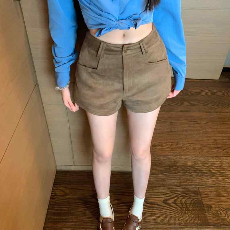ショートパンツ レディース カジュアルパンツ ズボン 短パン 高腰 ハイウエスト 無地 ブラウン ブラック 麂皮 スエード調 スウェード ボトムス 春夏 ゆったり 体型カバー 着痩せ 細見え プラスサイズ 大きいサイズ 普段使い お出かけ スタイルアップ
