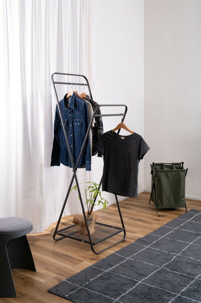 ハンガー 折りたたみ MIP-65 コンパクト スリム すき間収納 シンプル 便利 衣服 服 洋服 洗濯物 物干し 折り畳み ダークグレー 灰 黒 ホワイト 白...