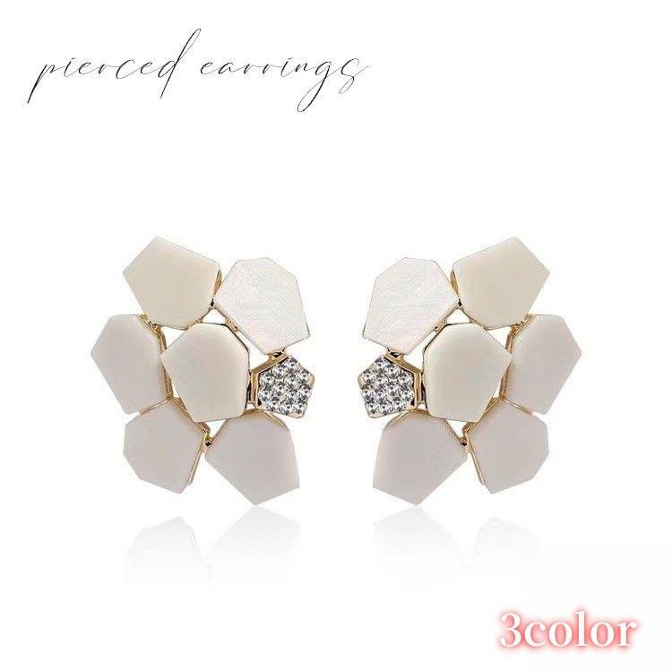 ピアス レディース 女性用 アクセサリー シェル風 ラインストーン おしゃれ かわいい プレゼント ギフト オフホワイト グリーン ブラック