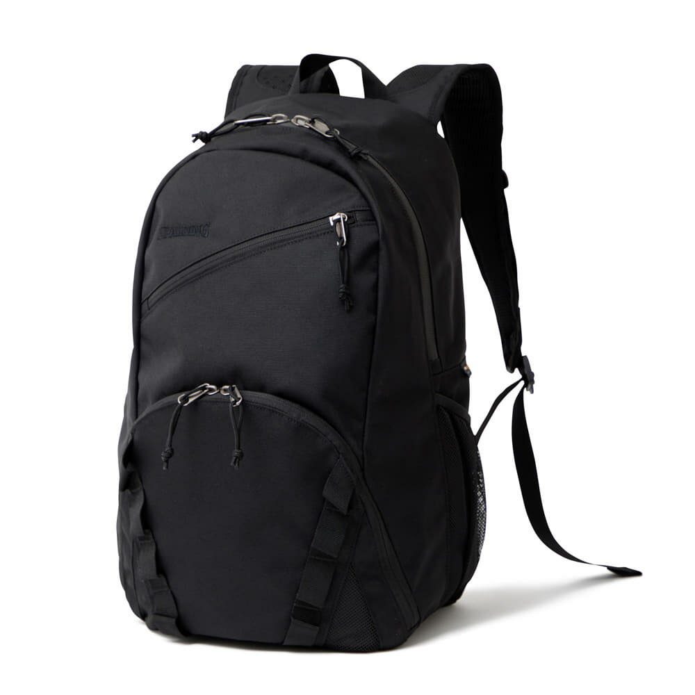 ●素材：Cordura 915Dポリエステル●サイズ：W27×H49×D26●容量：35L●素材には摩擦、引き裂き、すり切れに強い、915デニールのCORDURAポリエステル生地を使用。●ボールなどが収納可能な通気性に優れたメッシュを部分使いした大容量ボトムポケットを搭載。●メインルームには悪天候でも安心の止水ジップを採用。●芯材にパンチング素材を使用し通気性に優れたショルダーパッドを採用。●メインルーム内部にはPCスリーブ、左側面には小物を収納出来るファスナーポケット搭載。●携帯電話の取り出しに便利なメッシュポケットを搭載。【22fw】【kaimawari】【halfday】【halfdaypro】