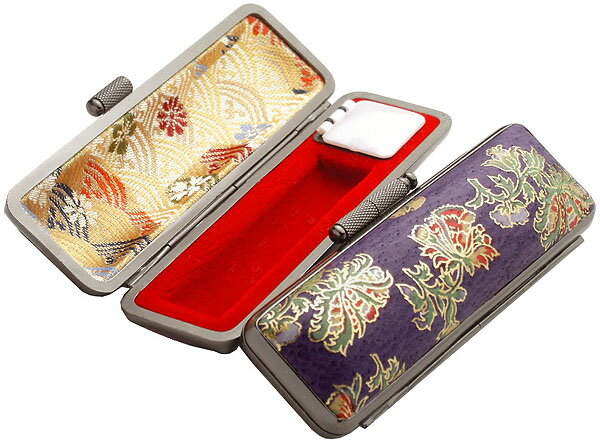 【100円クーポン中】印鑑ケース はんこケース 四季の庭園 ケース いぶし枠 はばたき 10.5mm 〜 12mm おしゃれ 印鑑収納 朱肉付き ハンコケース ...