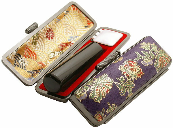 【300円クーポン中】印鑑 銀行印 実印 ケース付き はんこセット 黒水牛 印鑑セット 13.5mm アタリ付き 印鑑ケース 朱肉付き ローケツ染め はばたき ...