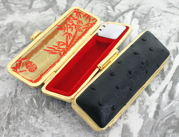 【クーポン発行中】 印鑑ケース はんこケース 黒色 本革 オーストリッチ ケース (S) 金フレーム 10.5mm 〜 12mm ダチョウ革 かっこいい 印鑑収納 朱肉付き ハンコケース 印鑑 ケース プレゼントやギフトに！ 実印 銀行印 認印 個人ハンコ