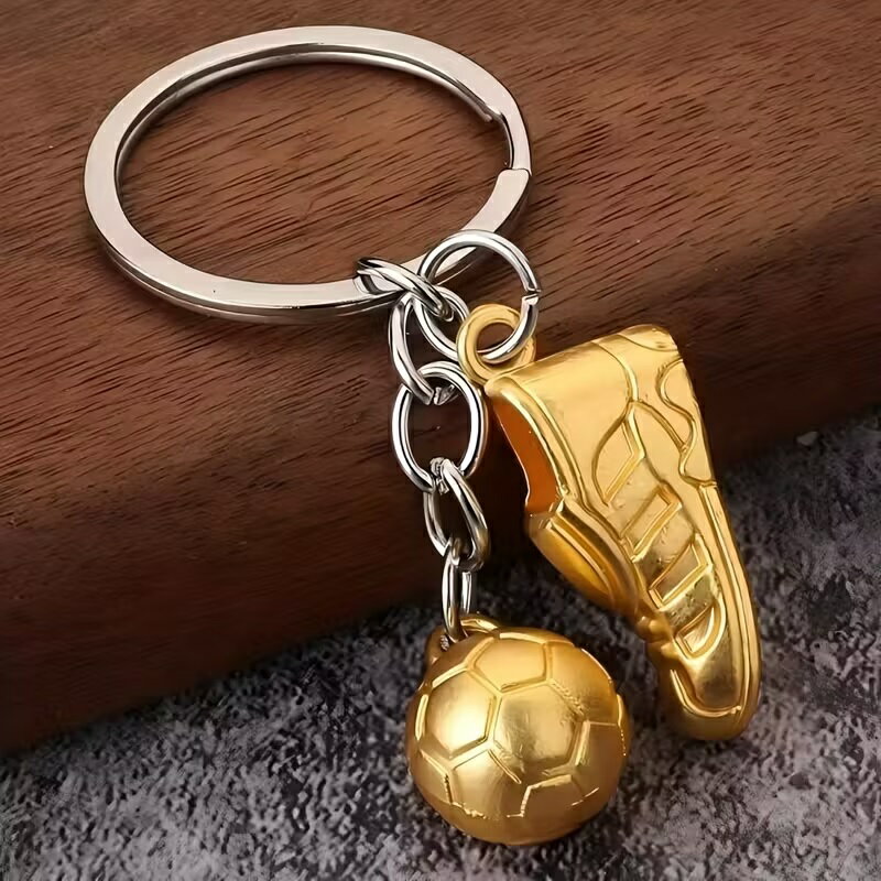 【ポイント2倍】サッカー キーホルダー ゴールド色 サッカーボール シューズ 金属製 亜鉛合金 フットボール、サッカー試合の景品、記念品 お揃い 友達 子供 スポーツ お祝い ギフト プレゼント