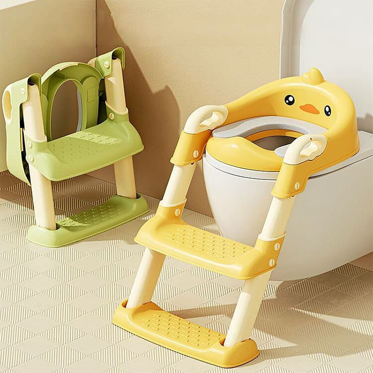 Beppin楽天市場店の補助便座 トイレトレーニング 子供用トイレット 補助便座 踏み台 子供 ステップ式 おまる 子供 トイレ練習 折りたたみタイプ 取外し可能 補助便座 ベビー 滑り止め ふかふか補助便座 女の子 男の子 取っ手付き｜アングル3