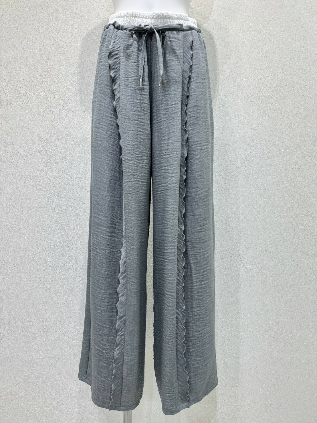 【即納】【CYAN 2026 SPRING&SUMMER Vol.2】CYAN　TOKYO　シアン　シアントウキョウ　フリルラインレイヤーウエストワイドパンツ 601482 bequadro-10001664 bequadro サンプル画像3
