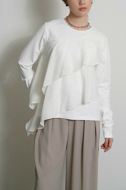 乐天商城 - 【予約】【早期予約でポイント10倍】【CYAN 2026 AUTUMN&WINTER Vol1】【8月中旬～8月下旬入荷予定】CYAN　TOKYO　シアン　シアントーキョー　アシメフリルコンビTOPS　型番604486