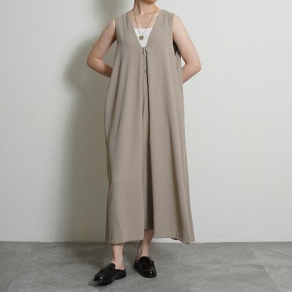 Rakuten - 【予約】【早期予約でポイント10倍】【CYAN 2026 AUTUMN&WINTER Vol1】【8月中旬～8月下旬入荷予定】CYAN　TOKYO　シアン シアントーキョー　オーバータックジョーゼットOP　型番604497