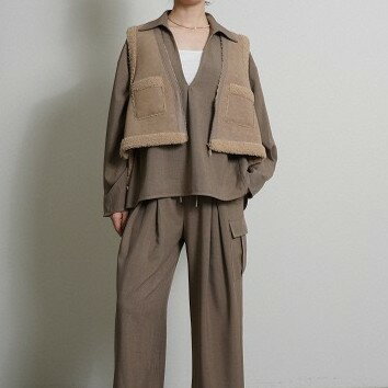 Rakuten - 【予約】【早期予約でポイント10倍】【CYAN 2026 AUTUMN&WINTER Vol1】【9月中旬～9月下旬入荷予定】CYAN　TOKYO　シアン シアントーキョー　バックオーバームートンベスト　型番604499