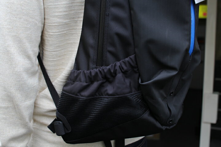 ARC'TERYX(アークテリクス)ARRO 22 BACKPACK(アロー22 バックパック)【BLACK/RIGEL】 アメリカ買い付け 正規品人気モデル 大容量 防水性と耐久性に優れたスタイリッシュなバックパック 【送料無料】あす楽対応