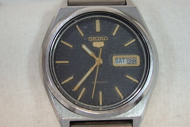 セイコー SEIKO メンズ 腕時計 ファイブ 7009-876A オートマチック 自動巻 デイデイト SS ブラック 黒 文字盤 シルバー カレンダー 日付 ウォッチ 時計 メンズ レディース 【中古】【送料無料】ht1404
