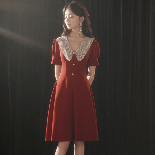 A Line - ワイン赤 結婚式ドレス 二次会ドレス Aライン 膝丈 ワンピース ドレス フォーマル 誕生日 20代 成人式ドレス 襟付き レース襟 優雅 エレガント パールボタン お嬢様 パーティードレス Vネック 30代 ワインレッド お呼ばれドレス パフスリーブ 半袖 可愛いドレス 送料無料