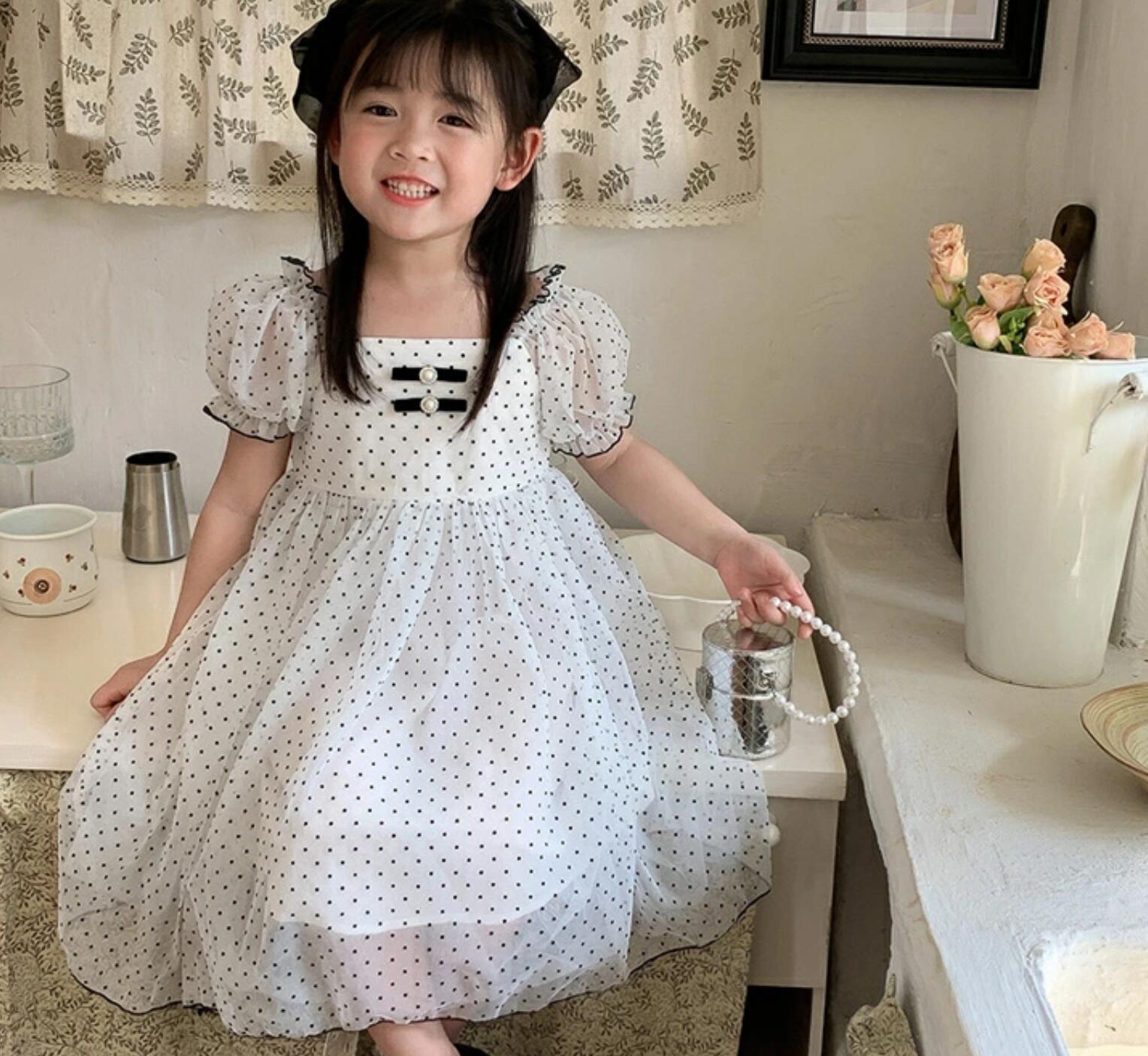 送料無料 子供ドレスドレス 結婚式 キッズドレス 七五三 お宮参り ピアノ お誕生日 姉妹 花嫁/舞台/お祝い/ギフト/プレゼント お姫様 可愛い おしゃれ 子供服 パーティードレス プリンセス 110-150 ホワイト ベージュ