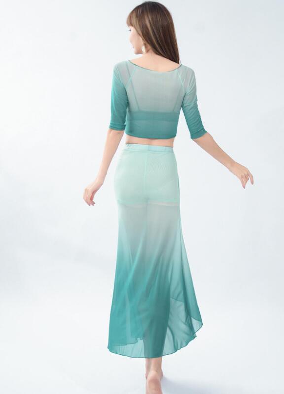 送料無料 ベリーダンス 衣装セット レディース 大人 夏新作 チュール シースルー生地 五分袖 ショート丈 Vネック トップス ロング丈 スカート スリット ひらひら 裾フリル 飄逸 ウエストにチェーン付き ストレッチ 社交ダンス ベリーダンス 練習着